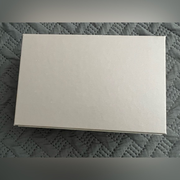 Dior box w/ blank card - Picture 4 of 4